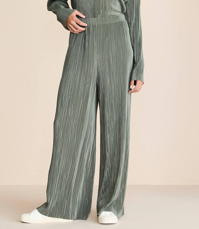 Lou & Grey Pleated Wide Leg Pants