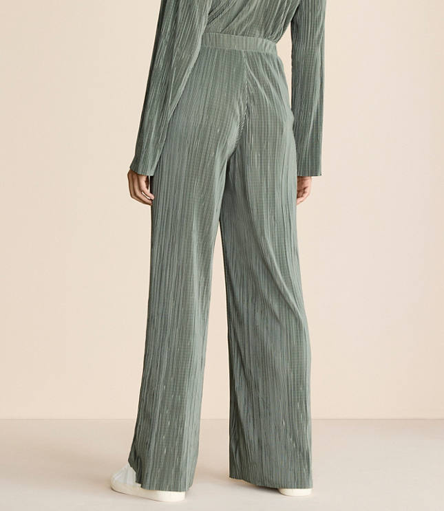 Lou & Grey Pleated Wide Leg Pants