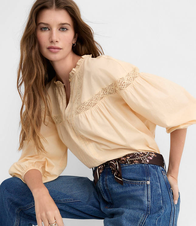 Lace Trim Pintucked Ruffle Collar Blouse