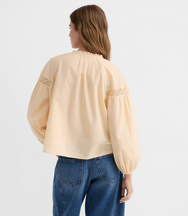 Lace Trim Pintucked Ruffle Collar Blouse