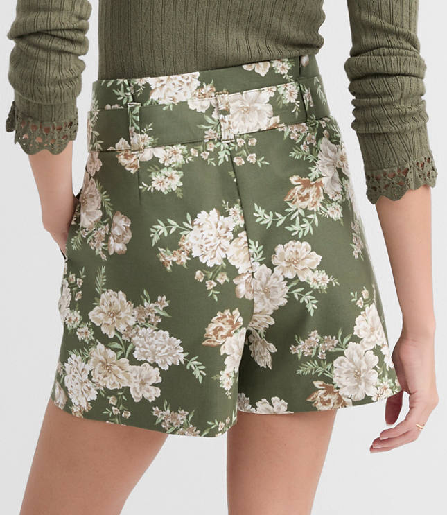 Round Buckle Belted Shorts in Floral