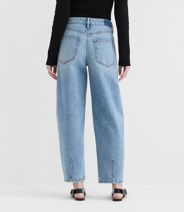 Rivete Petite Mid Rise Barrel Jeans in Aura Wash