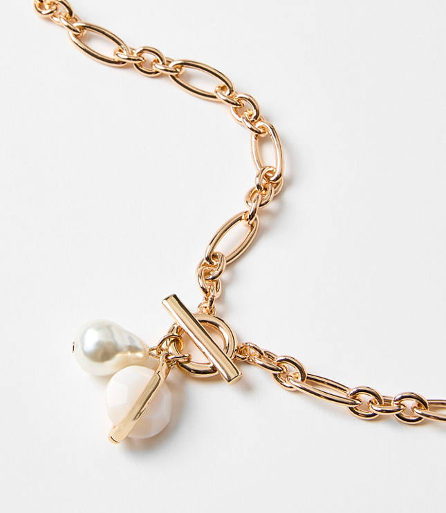 Pearlized Chunky Toggle Necklace